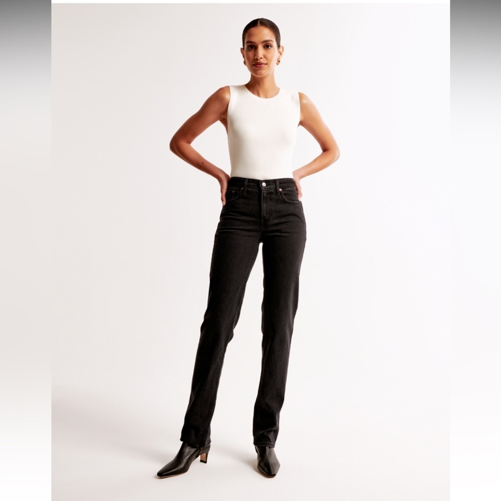 Abercrombie Mid Rise The Straight Jeans